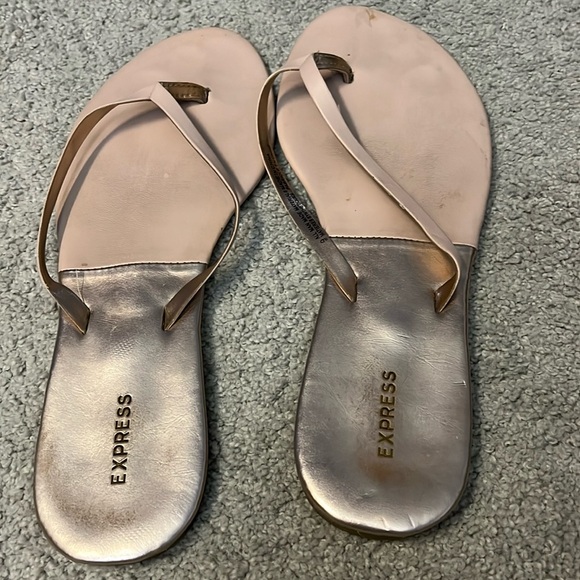Nude color Express flip flops - Picture 1 of 2